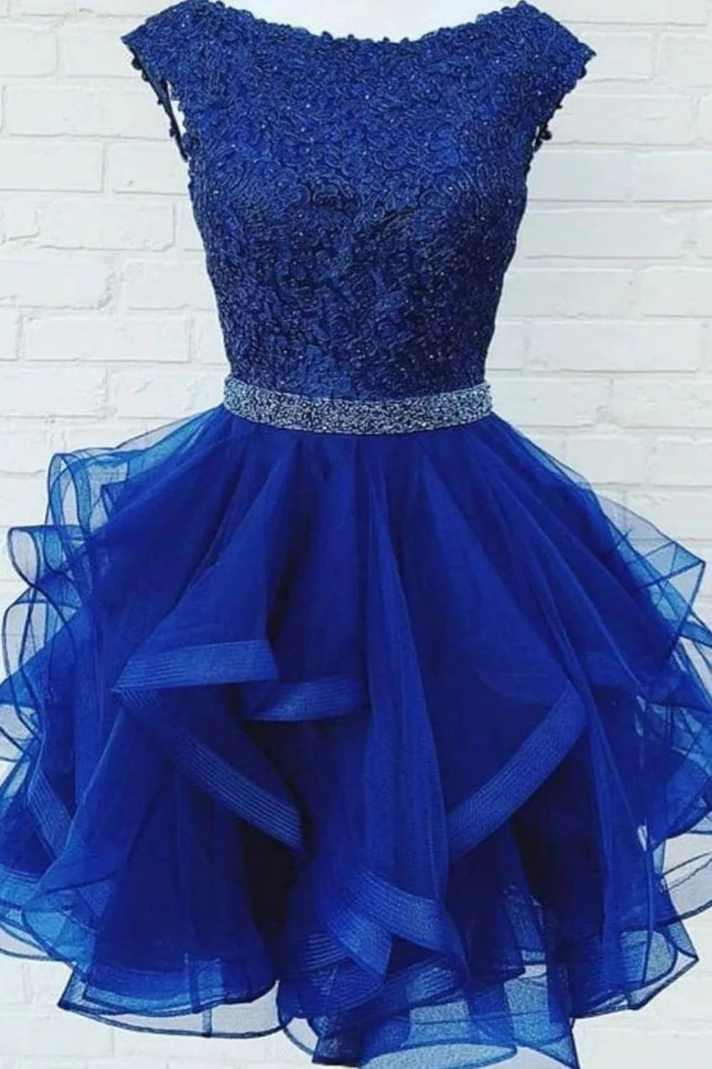 Vestido de fiesta azul real de corte A con volantes